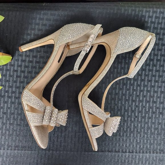 I.N.C. INTERNATIONAL CONCEPTS REESIE RHINESTONE BOW EVENING SANDALS (10) - Picture 8 of 15